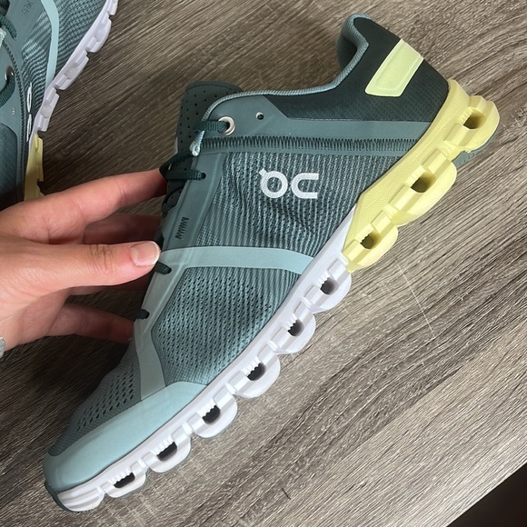 On cloud cloudflow 2.0 sea limelight 9 NWOT - Picture 11 of 13